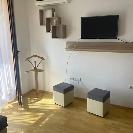 Apartman Cozy In Astoria 2 Elenite